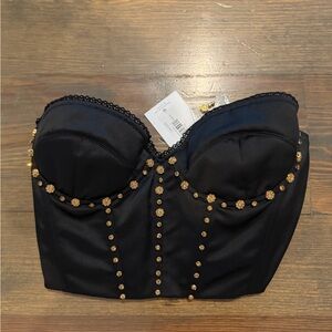 Chic Black and Gold Women's Crop Top